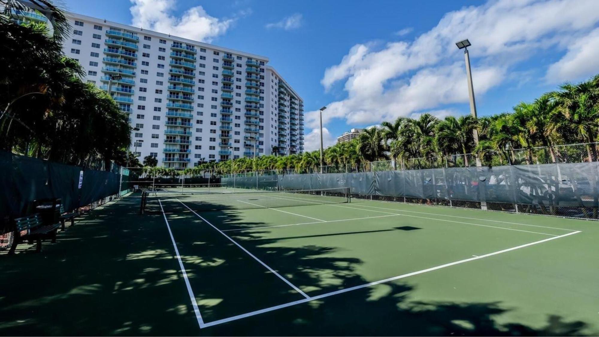 Cozy Ocean Views Condo With Pool & Tennis Court ซันนีไอลส์บีช ภายนอก รูปภาพ